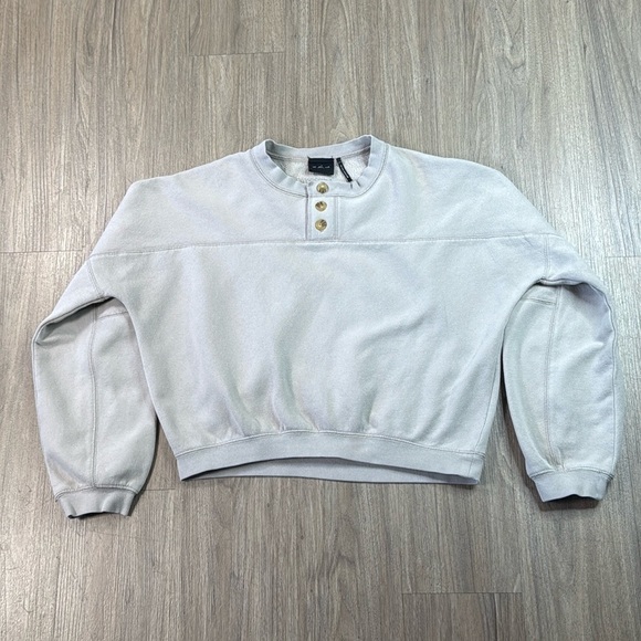 Vintage Cropped Sweatshirt Perfect For Layering - Picture 1 of 5